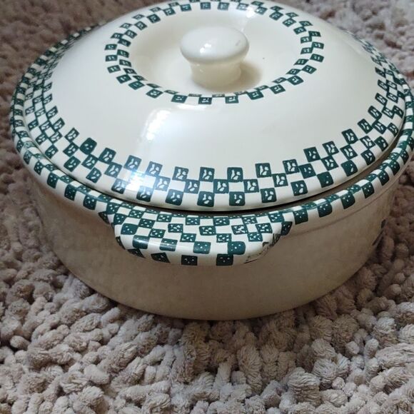 Vintage Stoneware Apple and Green Checked Covered Casserole Baking Dish‎ - Picture 4 of 10